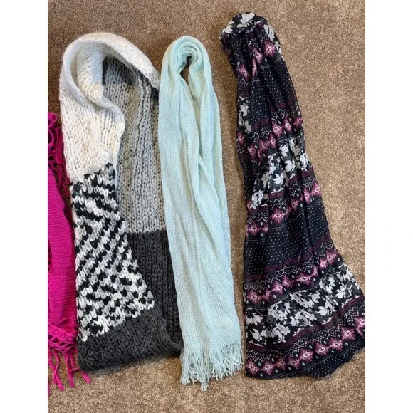 Assorted Scarf Lot - Bundle of 5 - Picture 2 of 5